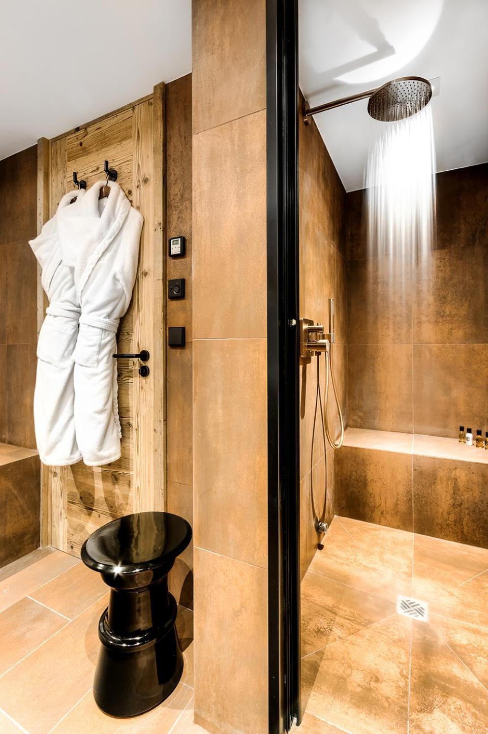 Deluxe Suite,1529369329:JPEG